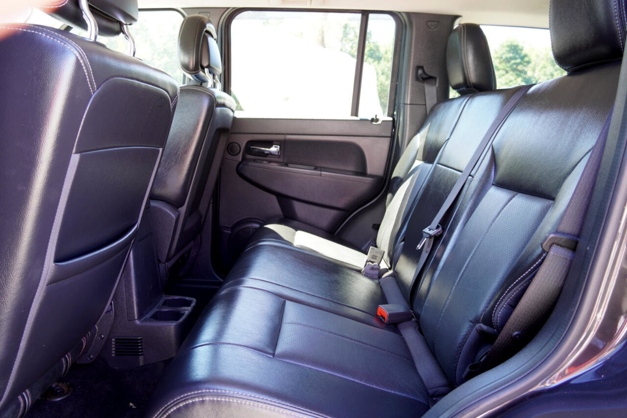 Used 2011 Jeep Liberty Sport image 11