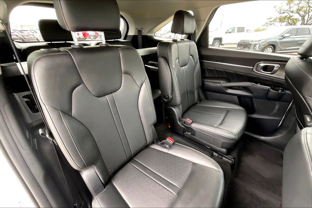 Used 2023 Kia Sorento SX image 22