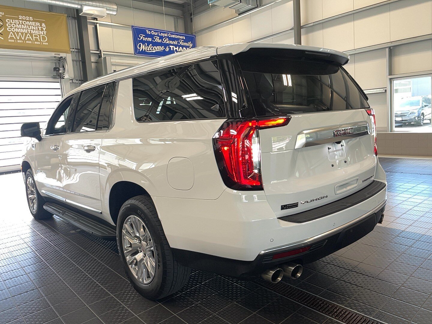 Used 2024 GMC Yukon XL Denali AWD/4WD image 19