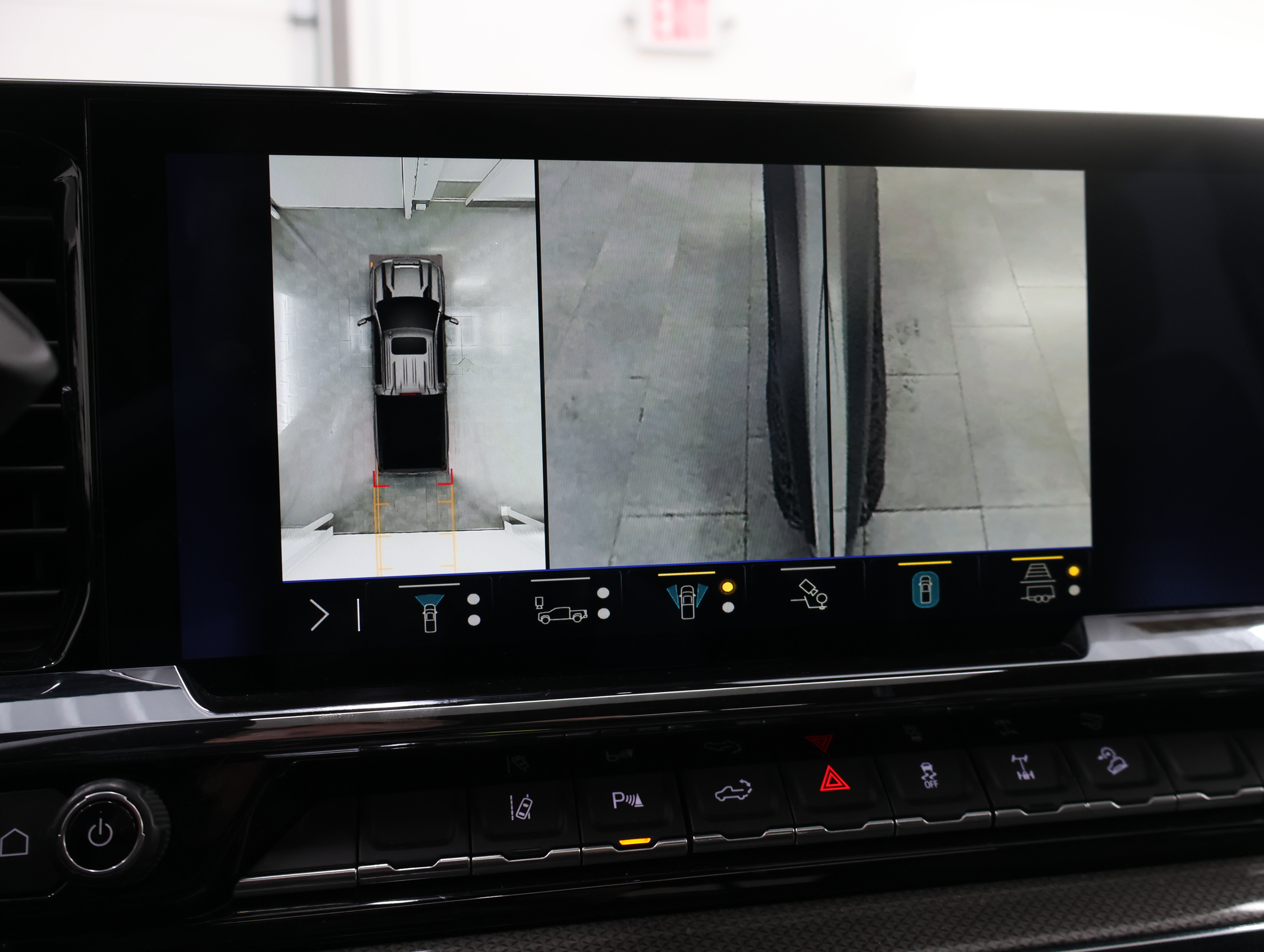 Used 2024 Chevrolet Silverado 2500 LTZ w/ LTZ Plus Package AWD/4WD image 82