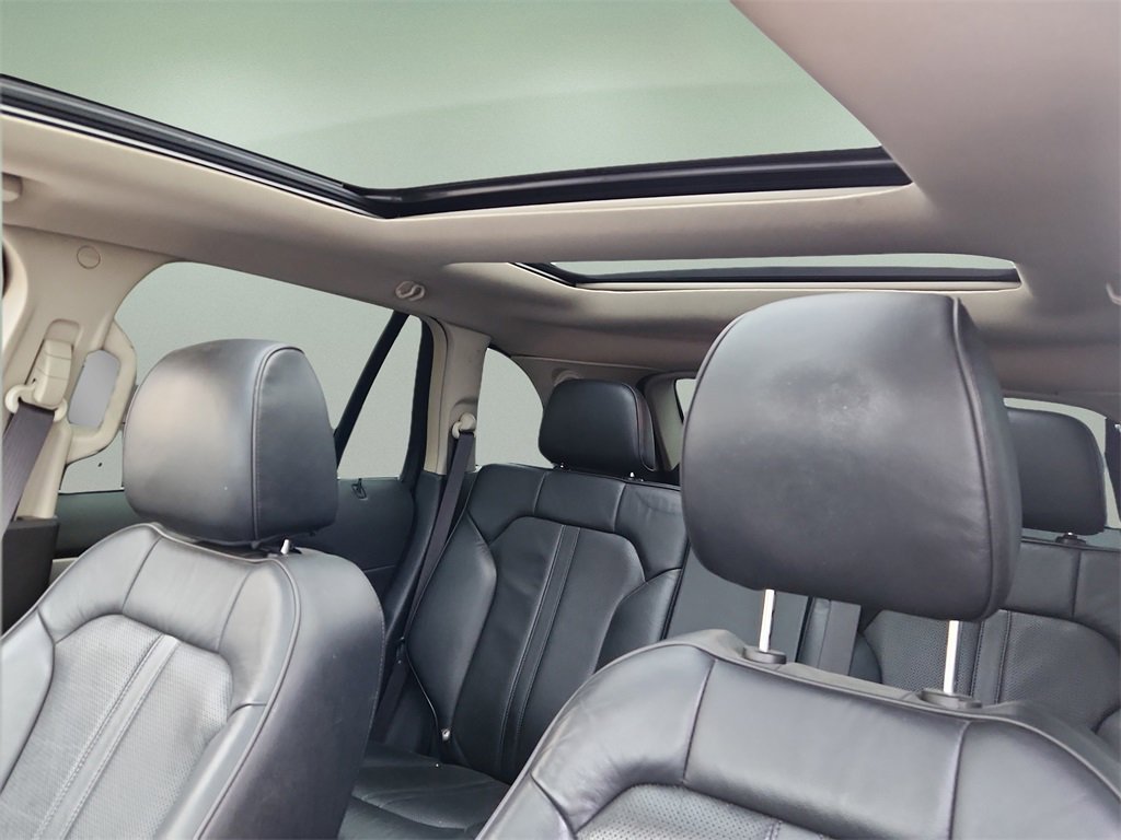 Used 2013 Lincoln MKX AWD image 11