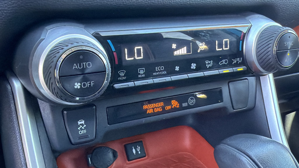 Used 2019 Toyota RAV4 Adventure AWD/4WD image 14