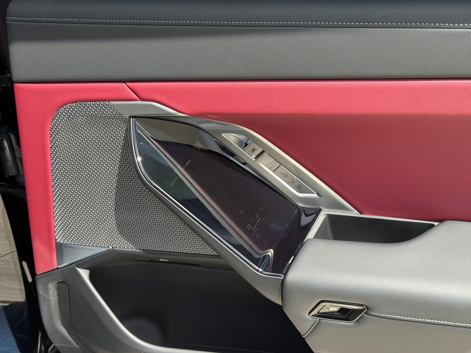 Used 2023 BMW 740i image 21