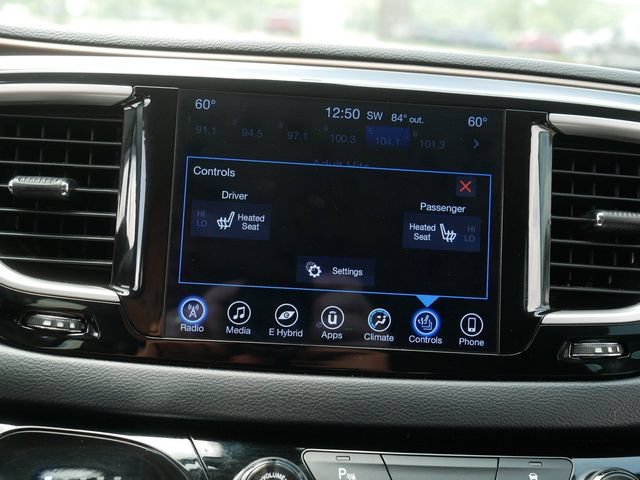 Used 2017 Chrysler Pacifica Premium FWD image 37