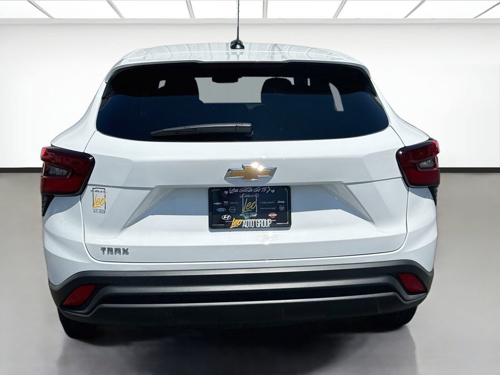 Used 2026 Chevrolet Trax LS FWD image 6