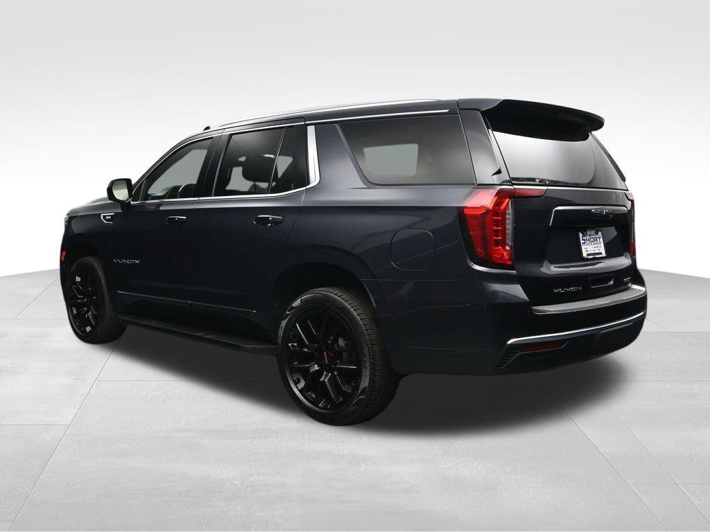 Used 2023 GMC Yukon SLT AWD/4WD image 3