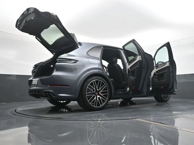 New 2026 Porsche Cayenne GTS AWD/4WD image 27