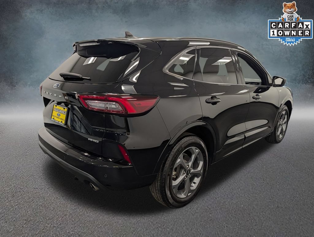 Used 2023 Ford Escape ST-Line w/ Tech Pack #1 AWD/4WD image 4