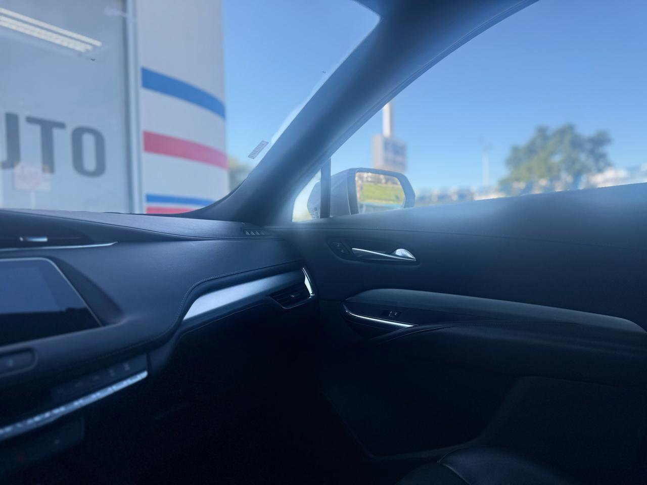 Used 2023 Cadillac XT4 Premium Luxury image 53