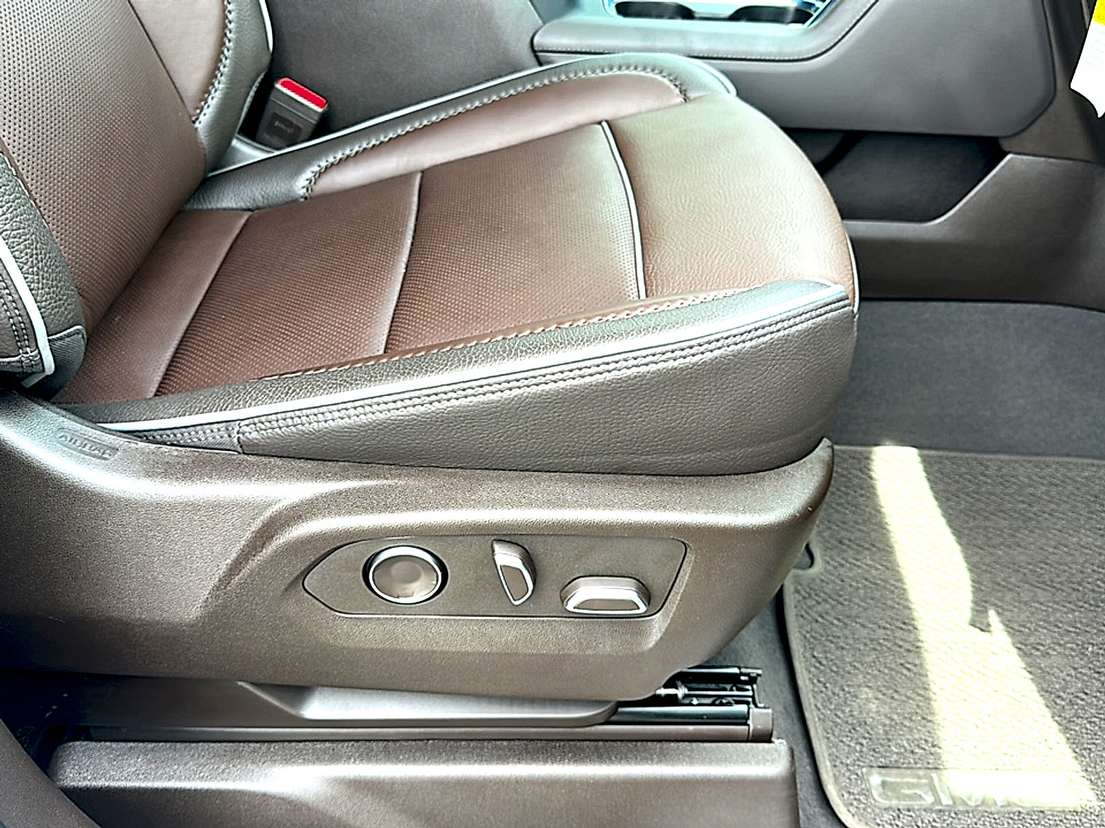 Used 2024 GMC Sierra 1500 Denali w/ Denali Reserve Package RWD image 26