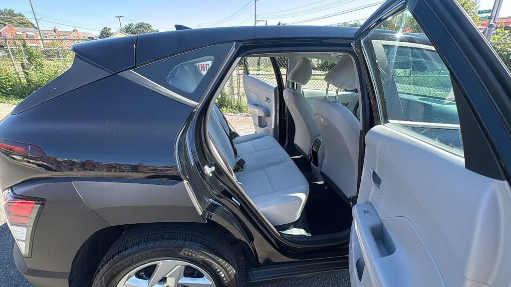 Used 2024 Hyundai Kona SE AWD/4WD image 27