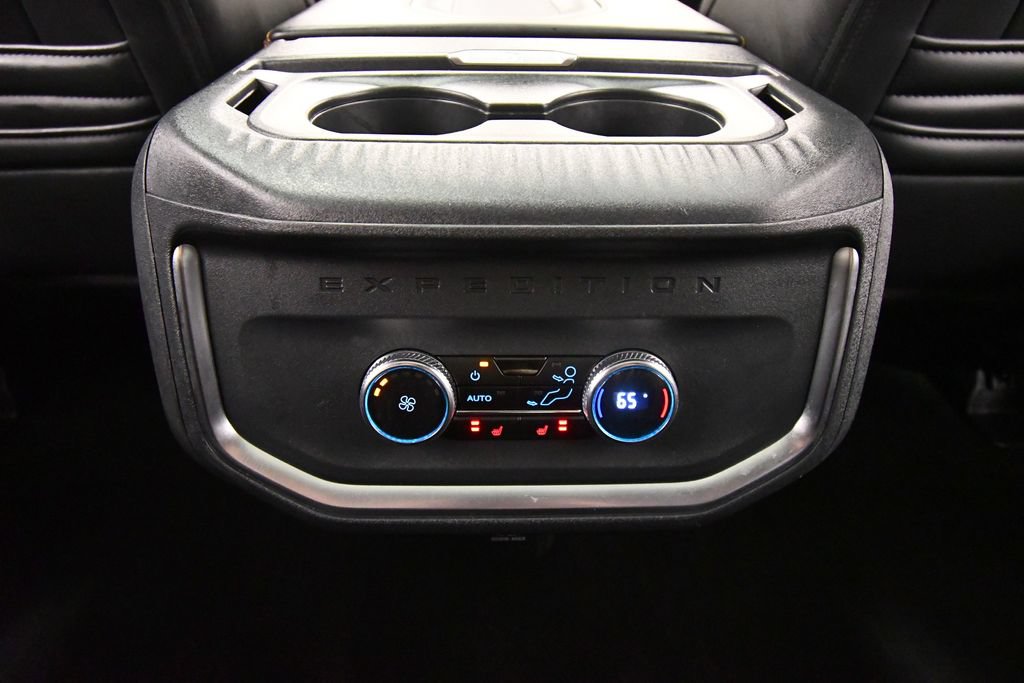Used 2025 Ford Expedition Tremor AWD/4WD image 18