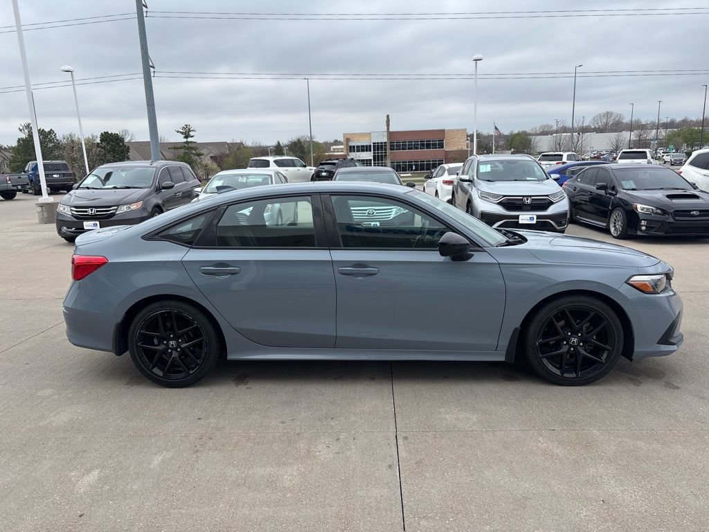 Used 2023 Honda Civic Sport image 4