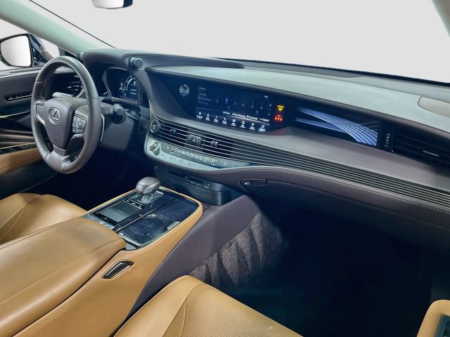 Used 2018 Lexus LS 500 w/ Accessory Package (Z2) RWD image 31