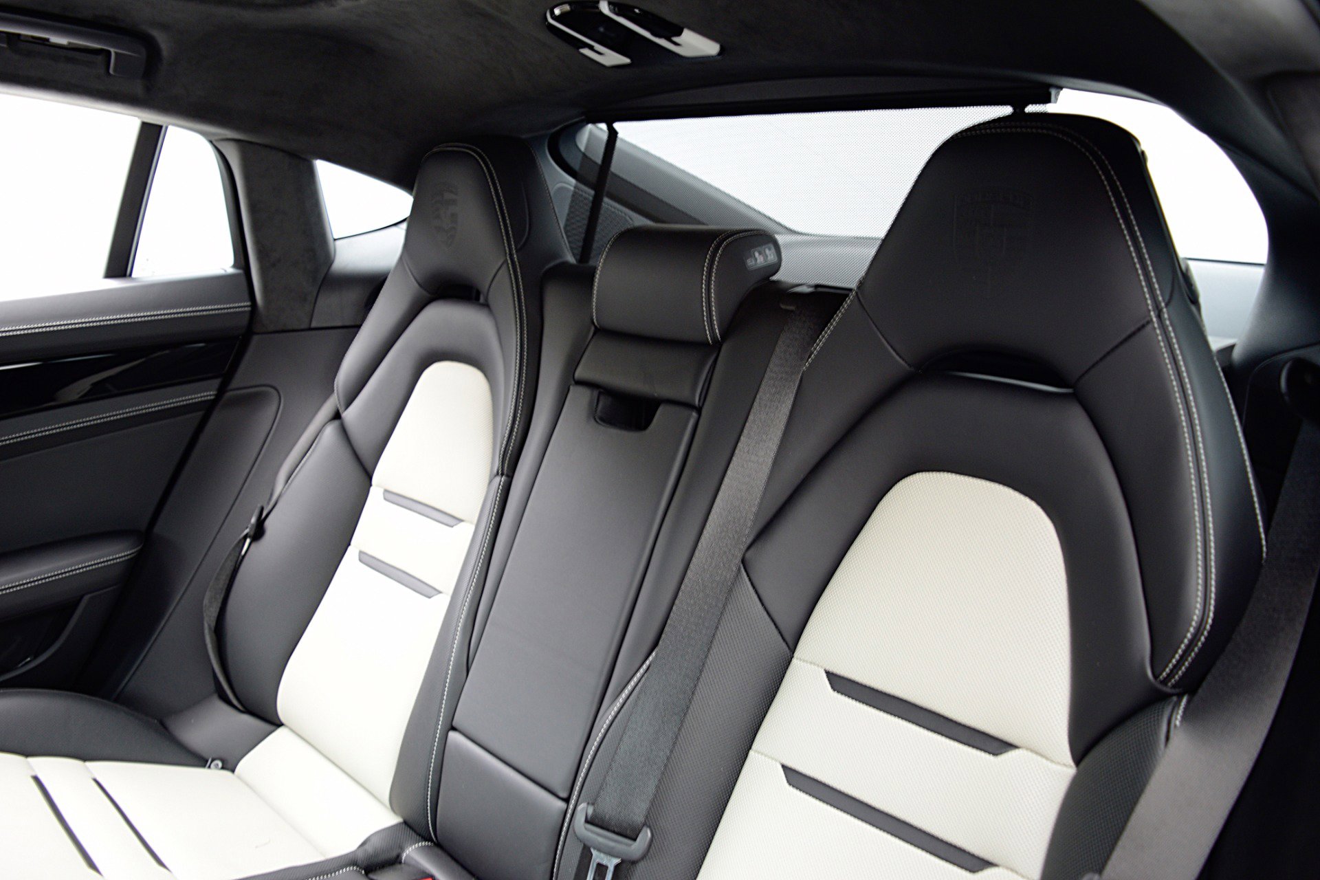 Used 2023 Porsche Panamera GTS image 26