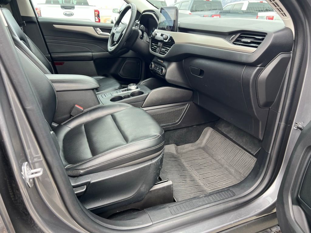 Used 2022 Ford Escape SEL image 17