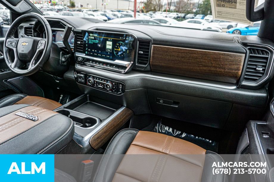 Used 2025 Chevrolet Silverado 3500 High Country w/ Technology Package image 25