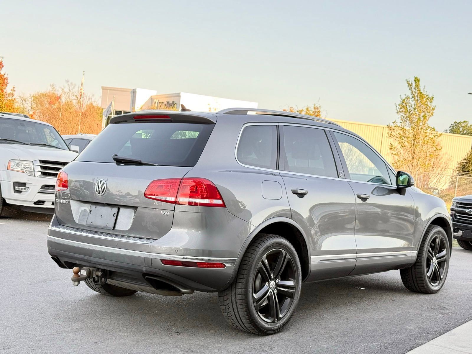 Used 2017 Volkswagen Touareg Wolfsburg Edition AWD/4WD image 9