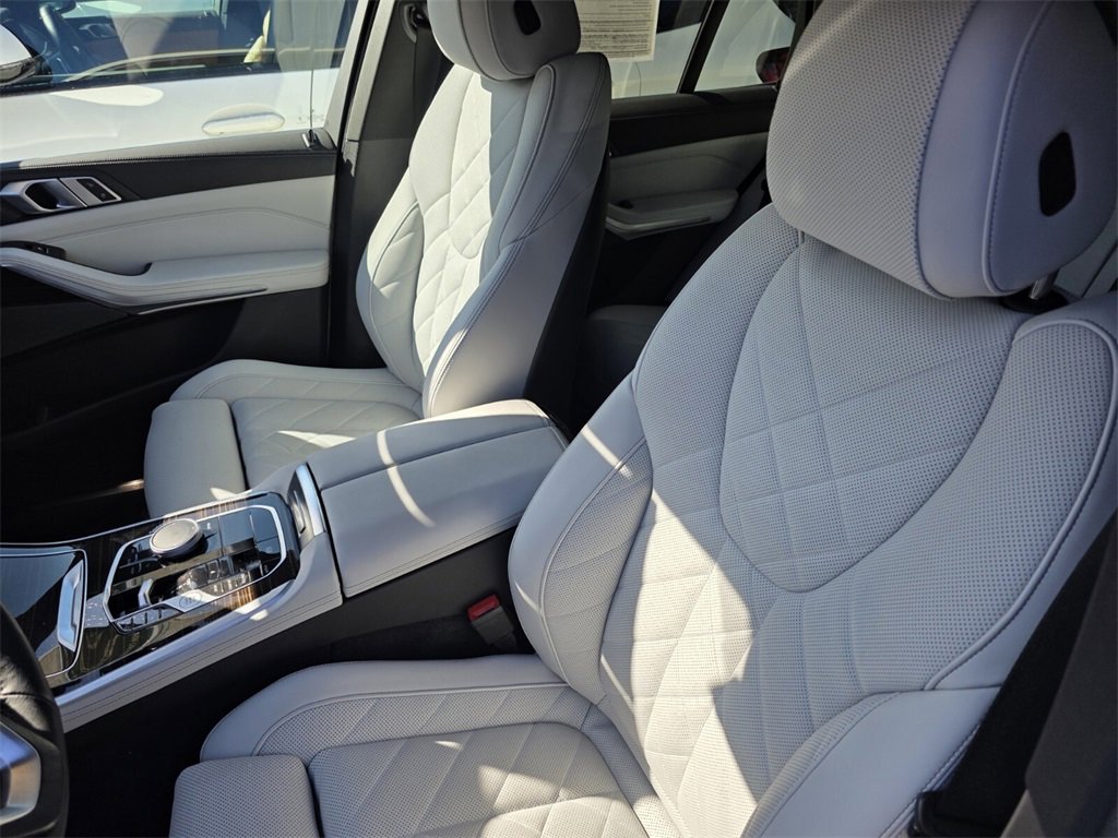 Certified 2025 BMW X5 sDrive40i w/ Premium Package image 11