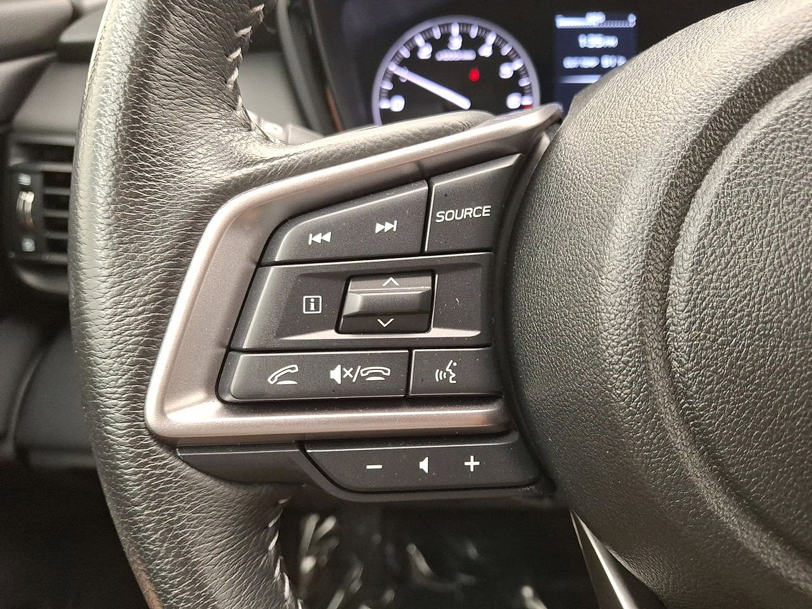 Used 2024 Subaru Outback Premium image 17