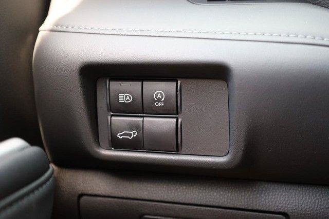 Used 2025 Toyota Highlander XSE AWD/4WD image 21