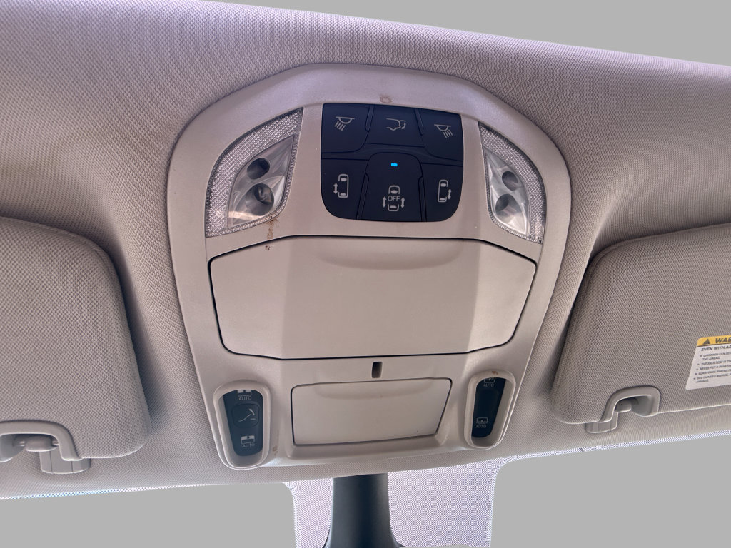 Used 2023 Chrysler Pacifica Limited FWD image 23