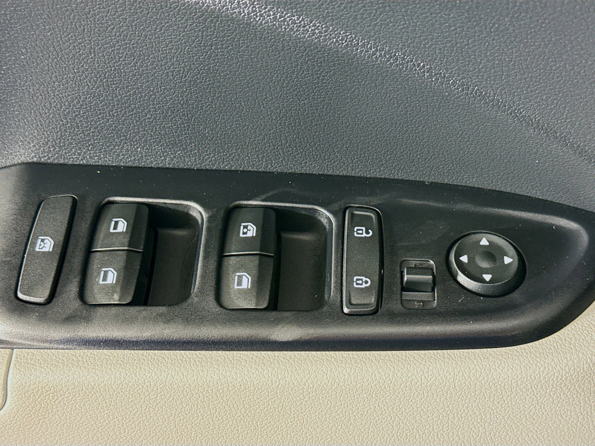 Used 2026 Hyundai Venue SEL image 24