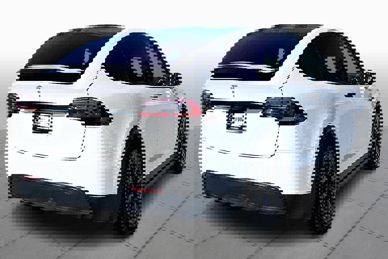 Used 2022 Tesla Model X image 10