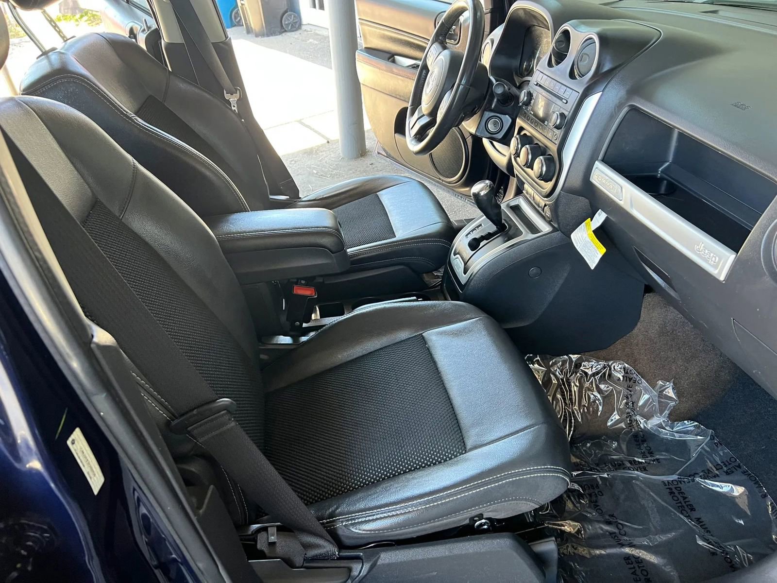 Used 2014 Jeep Compass Latitude w/ Sun/Sound Group AWD/4WD image 10