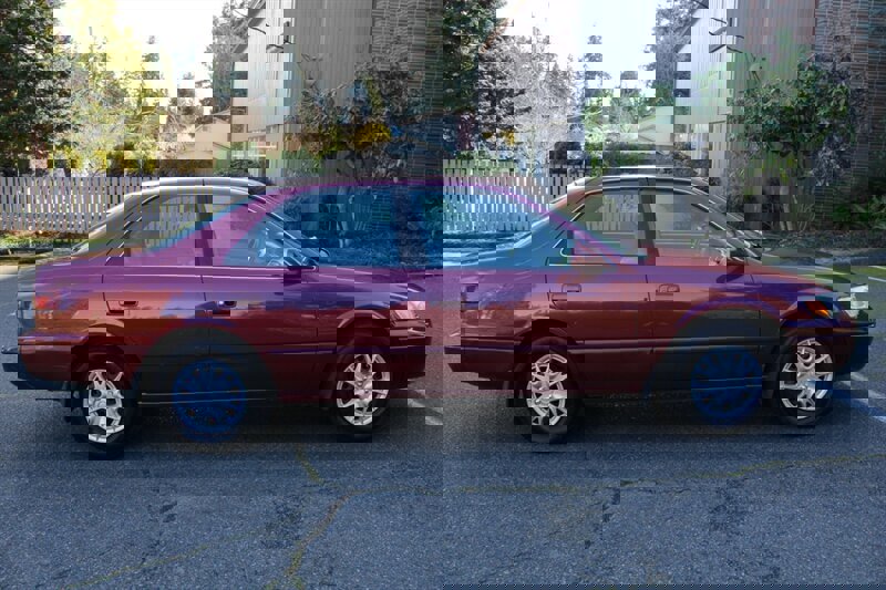 Used 1998 Toyota Camry LE FWD image 11
