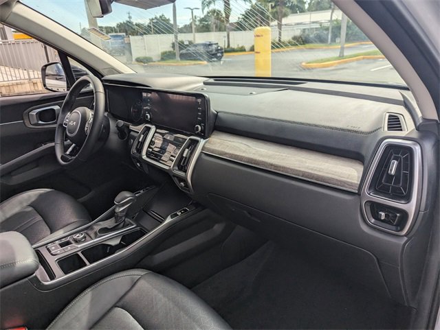 Used 2023 Kia Sorento EX image 18