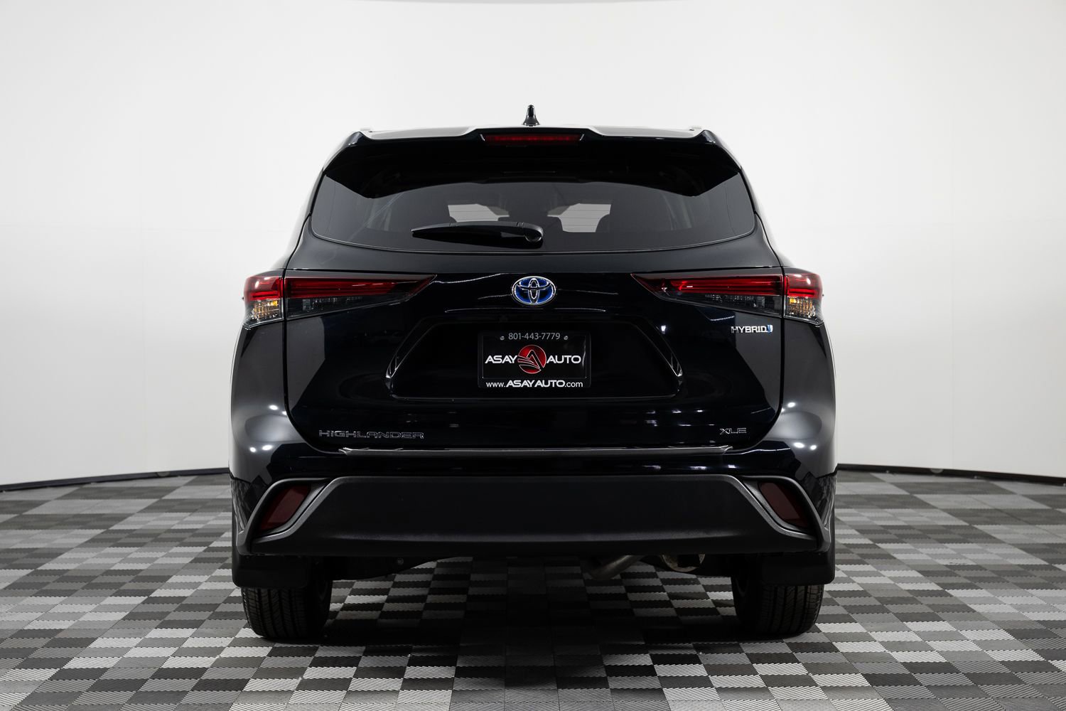 Used 2024 Toyota Highlander XLE image 6