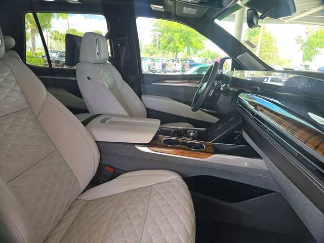 Certified 2025 Cadillac Escalade Sport Platinum AWD/4WD image 29