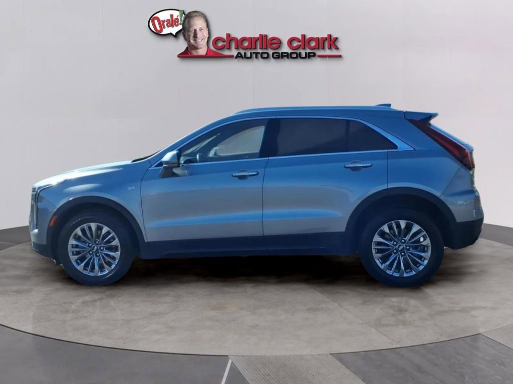 Used 2025 Cadillac XT4 Premium Luxury image 2