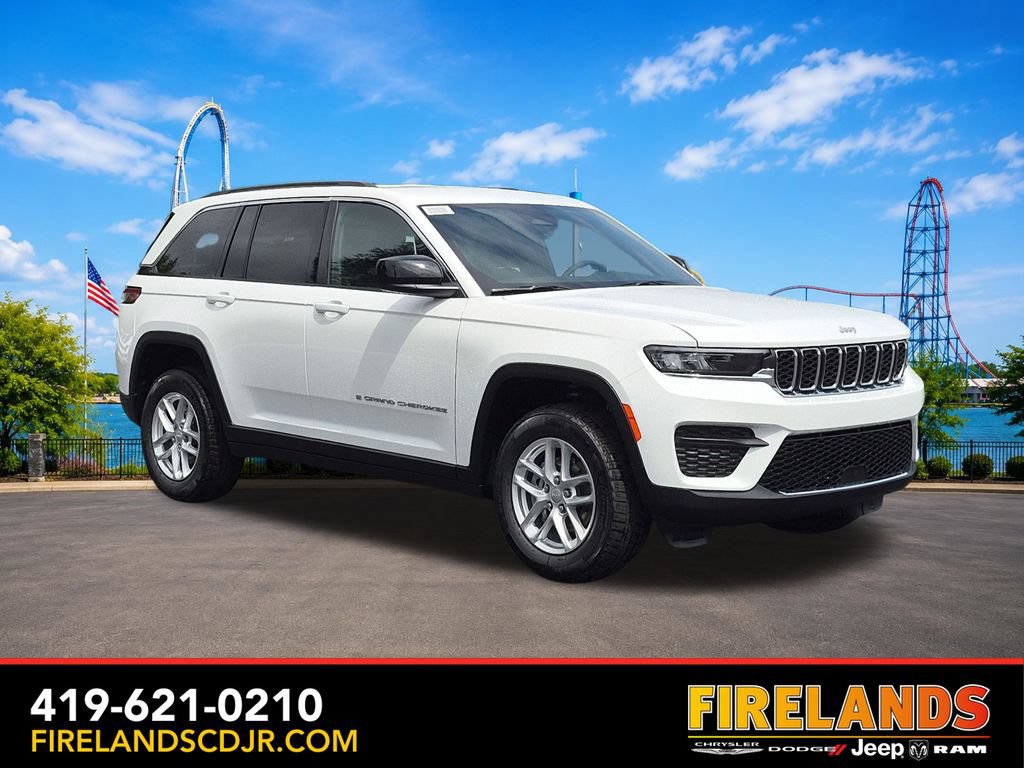 New 2026 Jeep Grand Cherokee Laredo w/ Trailer Tow Package