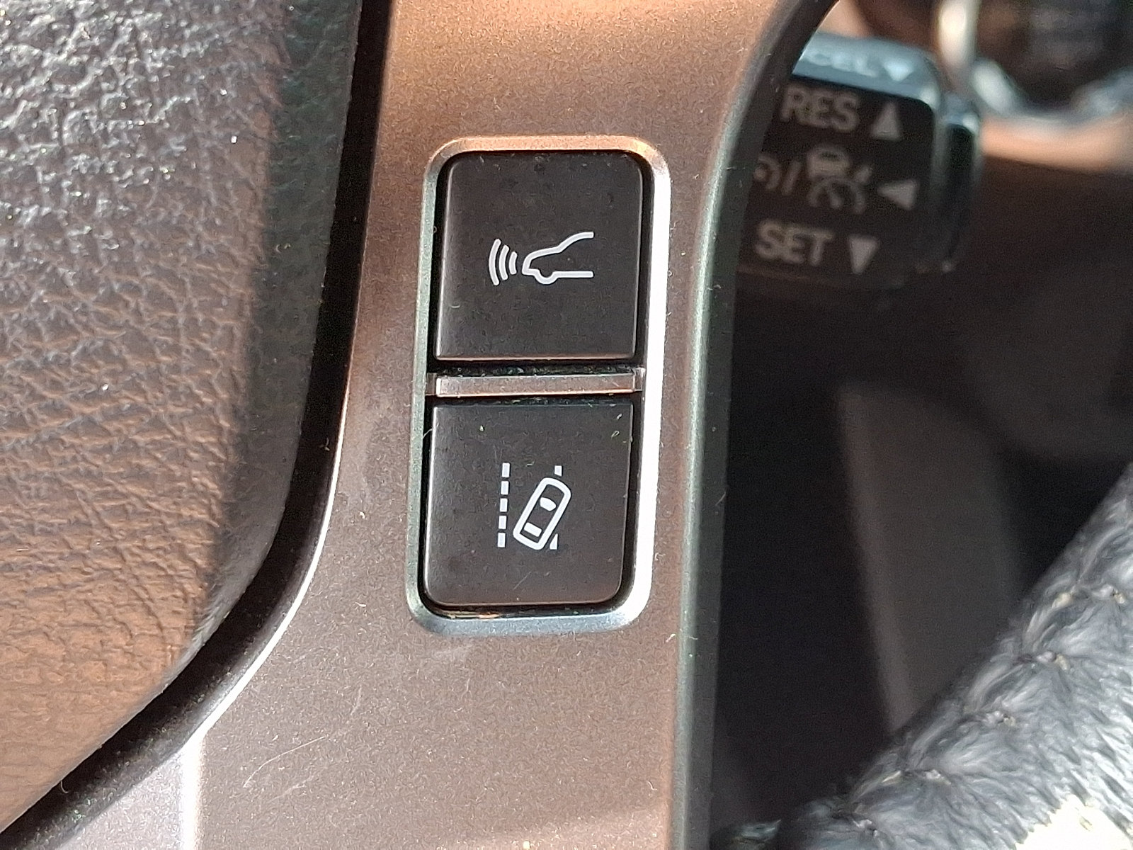 Used 2018 Toyota Tacoma Limited AWD/4WD image 26