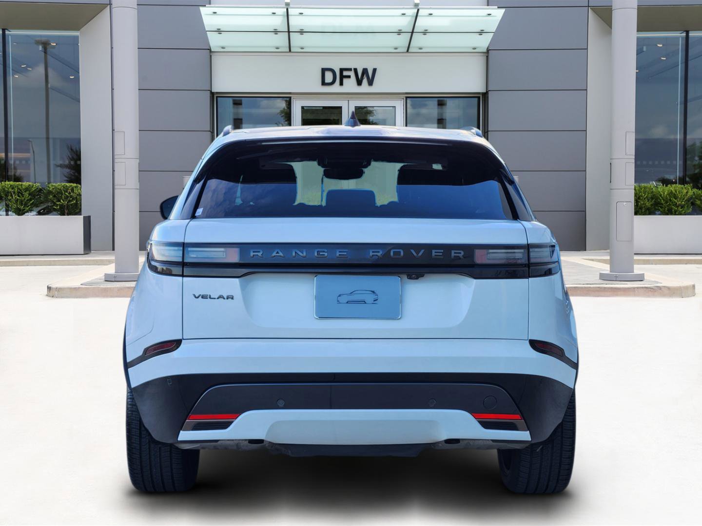 Certified 2024 Land Rover Range Rover Velar Dynamic SE image 6