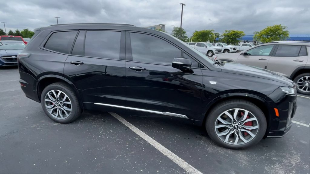 Used 2024 Cadillac XT6 Sport w/ Technology Package AWD/4WD image 3