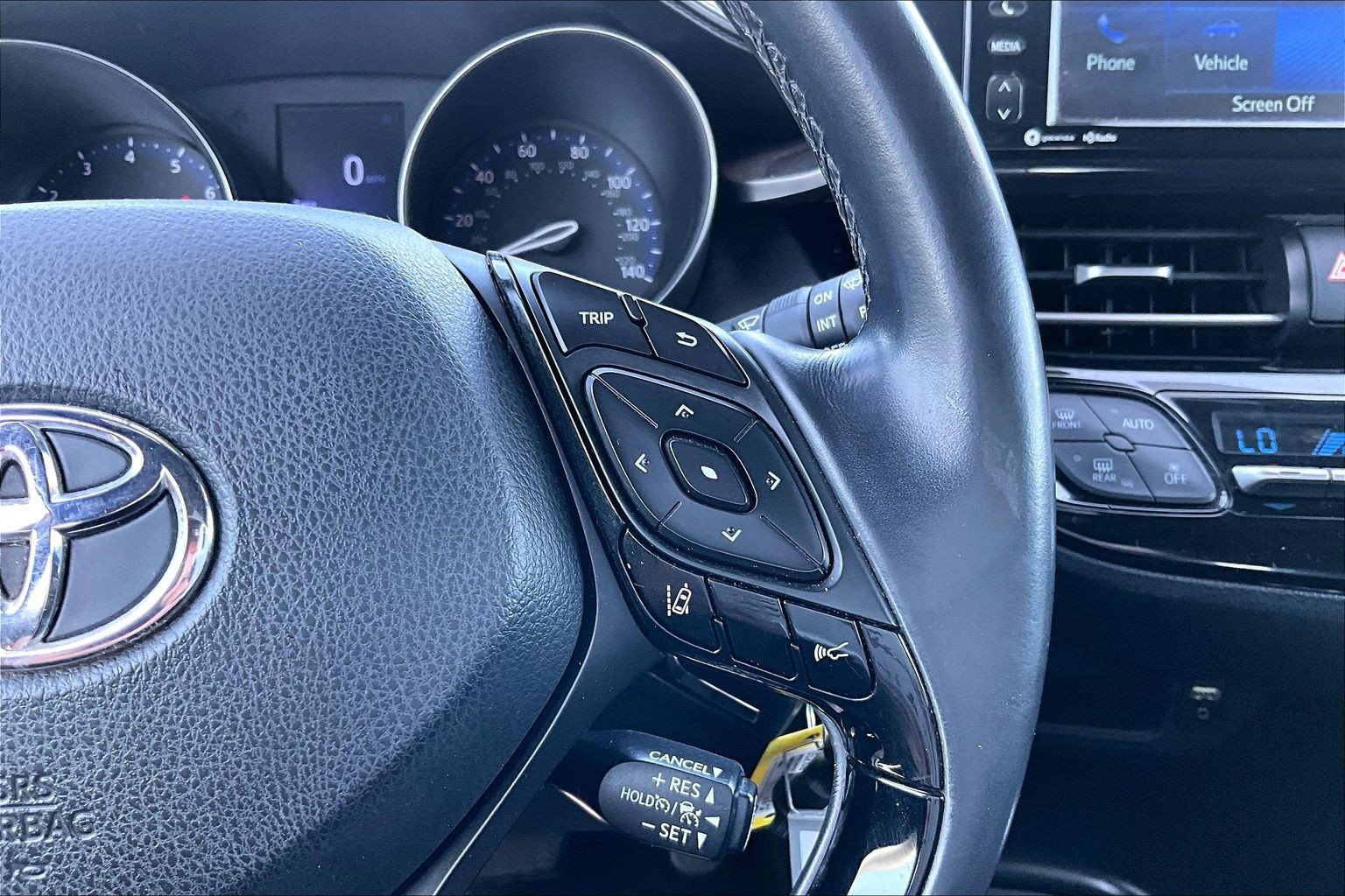 Used 2018 Toyota C-HR XLE FWD image 15