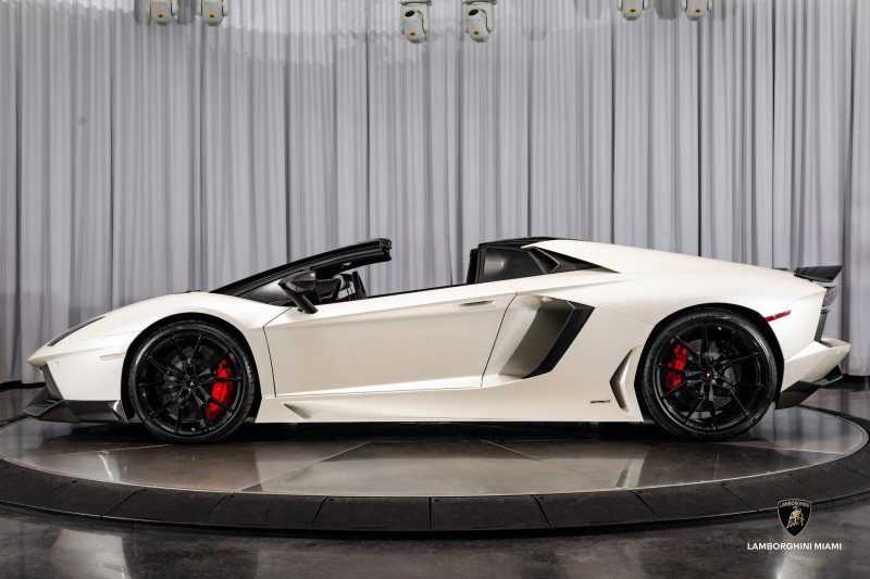 Used 2016 Lamborghini Aventador LP 700-4 image 26