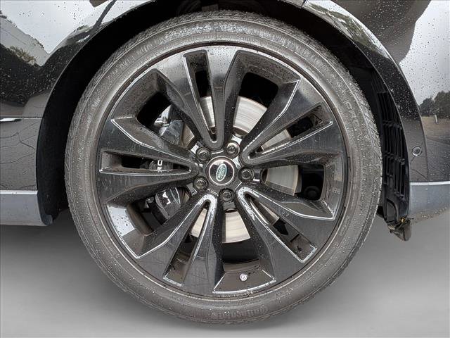 Used 2021 Land Rover Range Rover SV Autobiography Dynamic image 23