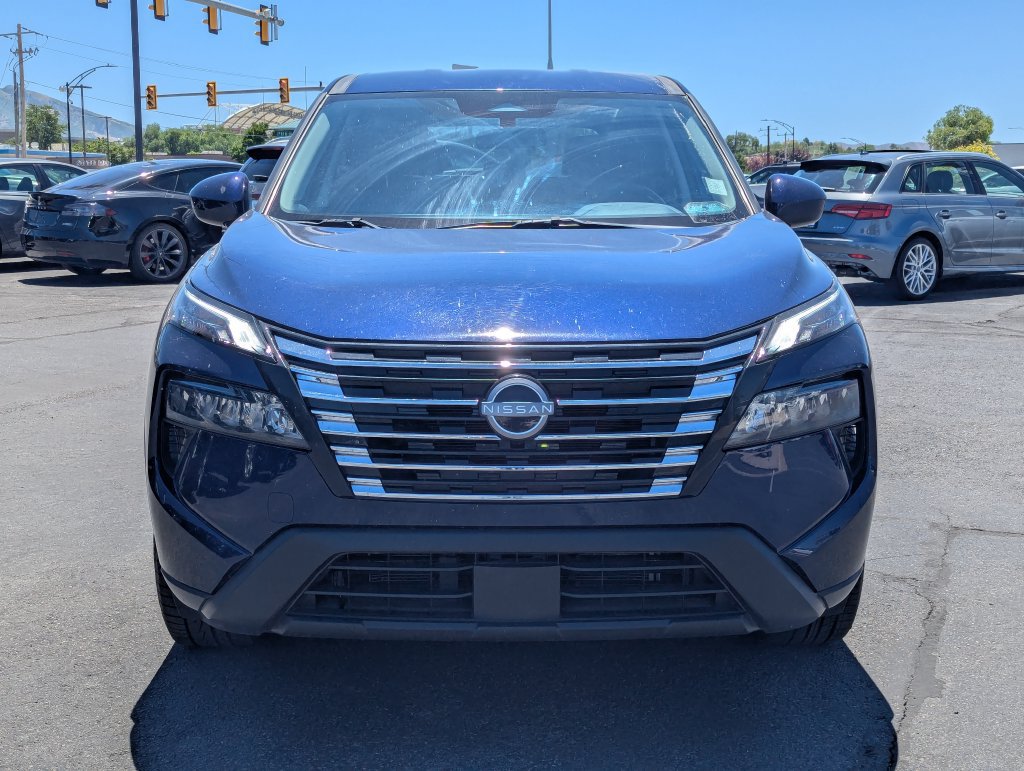 Used 2025 Nissan Rogue SV AWD/4WD image 9