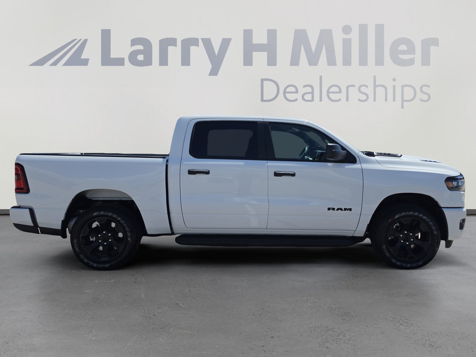 New 2026 RAM 1500 Express AWD/4WD image 6