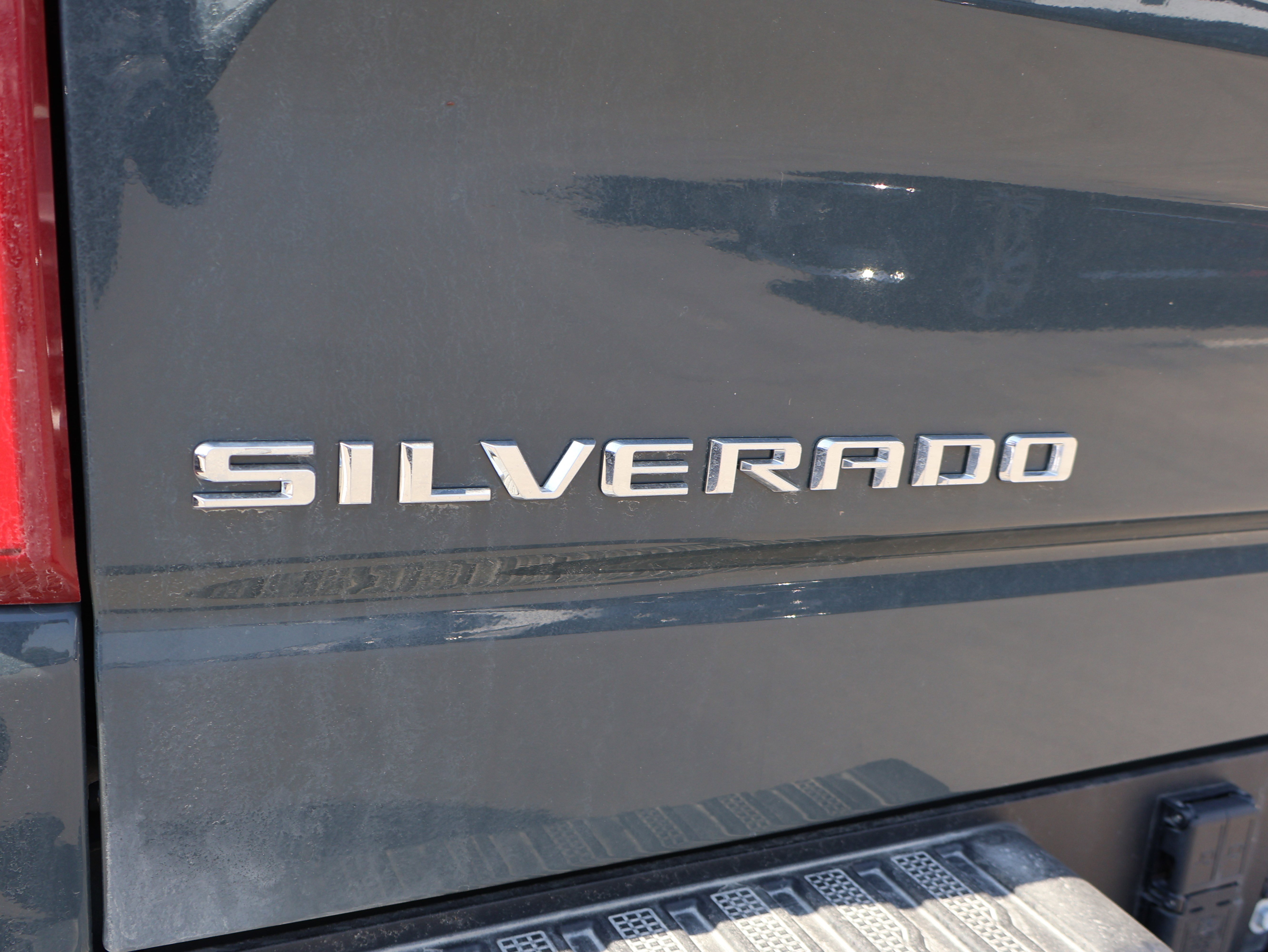 Used 2025 Chevrolet Silverado 1500 LTZ w/ LTZ Convenience Package II image 18