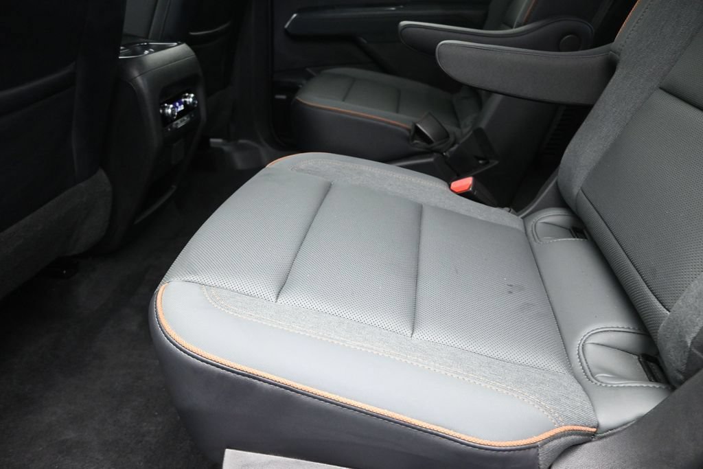 Used 2024 GMC Acadia AT4 w/ Luxury Package AWD/4WD image 16