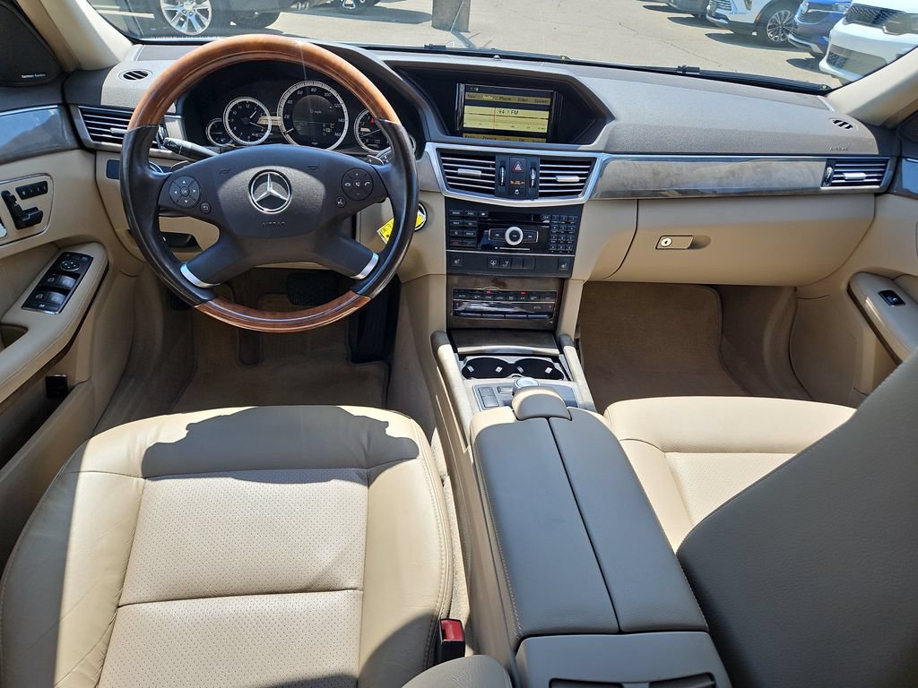 Used 2010 Mercedes-Benz E 350 4MATIC Sedan image 9