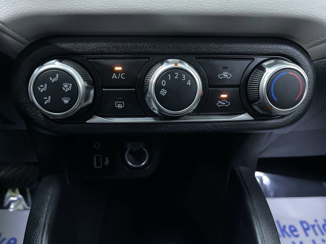 Used 2021 Nissan Versa SV image 23