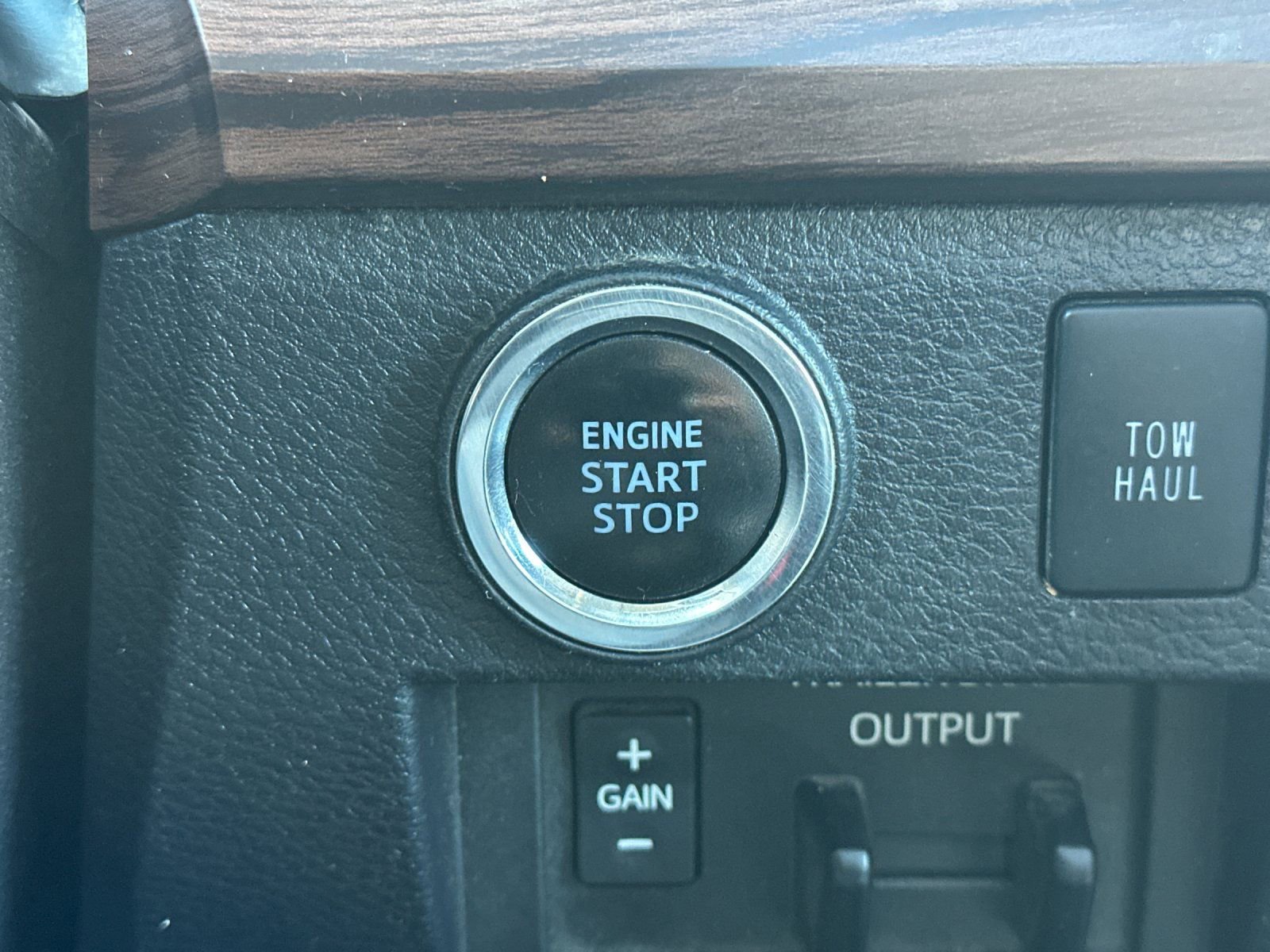 Used 2020 Toyota Tundra Limited AWD/4WD image 26