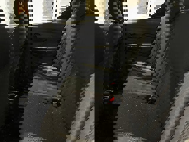 Used 2020 Nissan Kicks S image 28