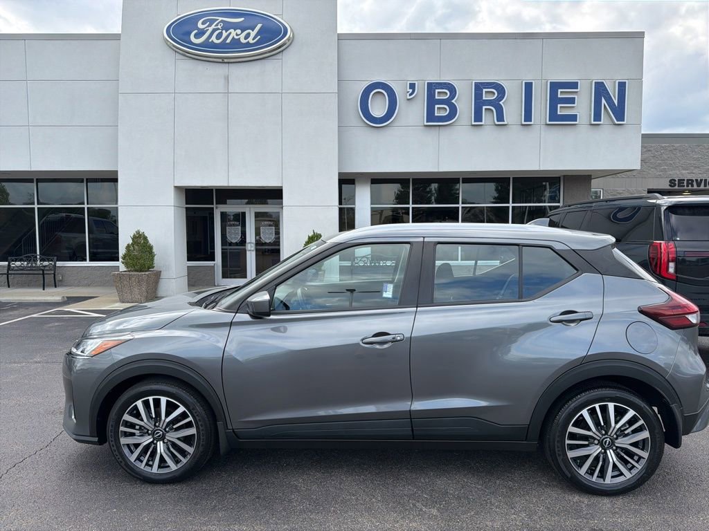Used 2024 Nissan Kicks SV FWD image 2